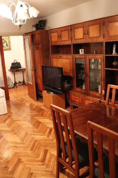 Unirii, rond Libertatii, 3 camere decomandat, 98 mp, 2 bai.