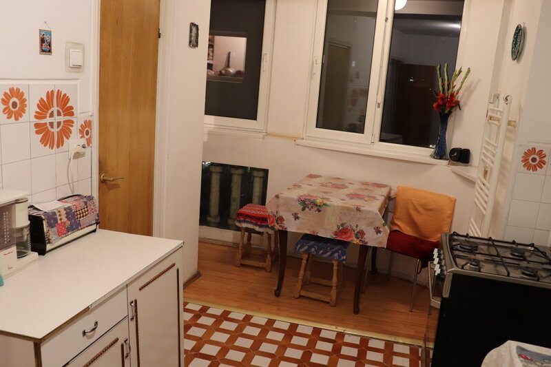 Unirii, rond Libertatii, 3 camere decomandat, 98 mp, 2 bai.