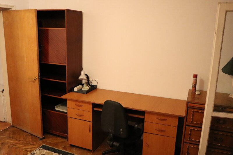 Unirii, rond Libertatii, 3 camere decomandat, 98 mp, 2 bai.