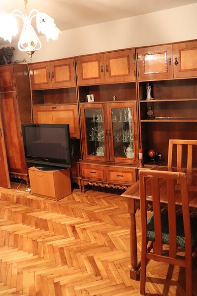 Unirii, rond Libertatii, 3 camere decomandat, 98 mp, 2 bai.